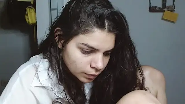 Snapshot of Nikkykora15 chatting on January 24, 2025, 11:56 pm Nikkykora15 online show from January 24, 2025, 11:56 pm