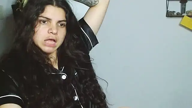 Snapshot of Nikkykora15 chatting on January 30, 2025, 1:11 am Nikkykora15 online show from January 30, 2025, 1:11 am