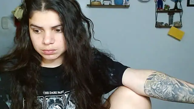 Snapshot of Nikkykora15 chatting on January 31, 2025, 12:28 am Nikkykora15 online show from January 31, 2025, 12:28 am