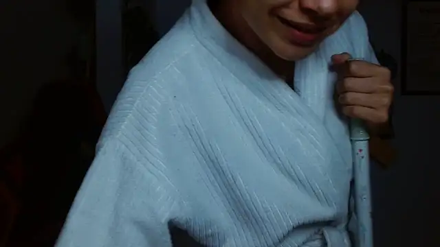 Snapshot of Nikkykora15 chatting on February 15, 2025, 3:31 am Nikkykora15 online show from February 15, 2025, 3:31 am