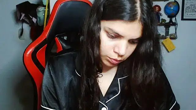 Snapshot of Nikkykora15 chatting on February 16, 2025, 4:09 am Nikkykora15 online show from February 16, 2025, 4:09 am