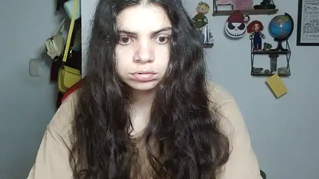 Snapshot of Nikkykora15 chatting on February 19, 2025, 1:40 am Nikkykora15 online show from February 19, 2025, 1:40 am