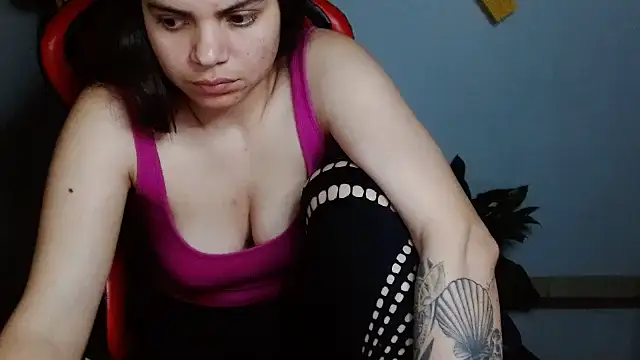 Snapshot of Nikkykora15 chatting on March 6, 2025, 3:46 am Nikkykora15 online show from March 6, 2025, 3:46 am