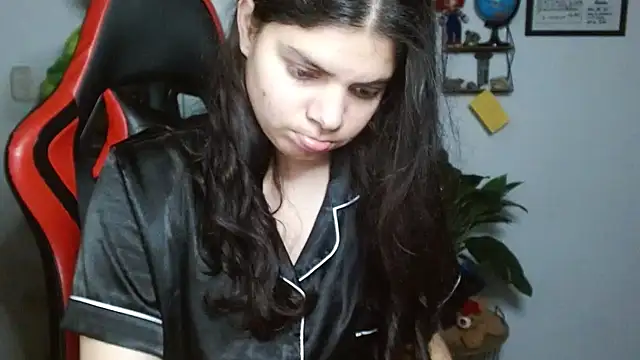 Snapshot of Nikkykora15 chatting on March 8, 2025, 2:45 am Nikkykora15 online show from March 8, 2025, 2:45 am