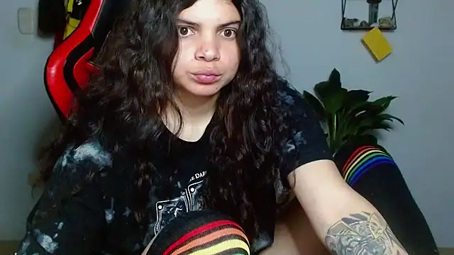 Snapshot of Nikkykora15 chatting on March 11, 2025, 12:22 am Nikkykora15 online show from March 11, 2025, 12:22 am