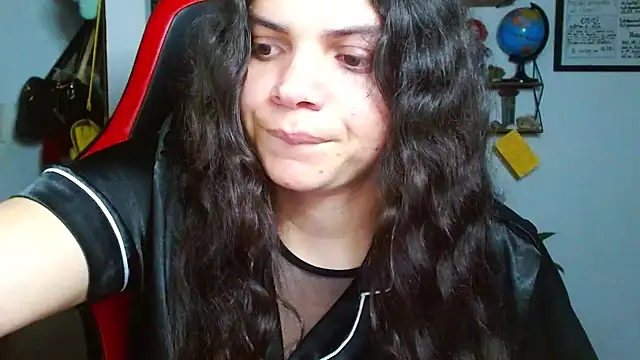 Snapshot of Nikkykora15 chatting on March 12, 2025, 1:47 am Nikkykora15 online show from March 12, 2025, 1:47 am