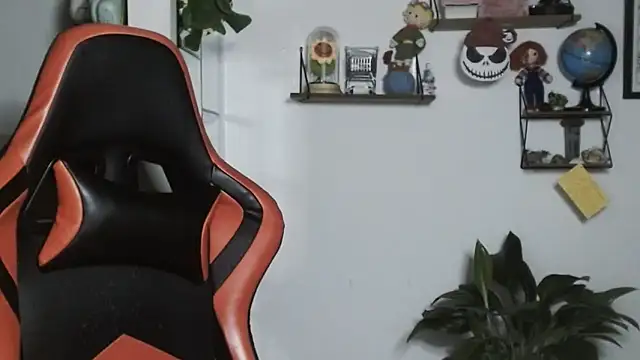 Snapshot of Nikkykora15 chatting on March 15, 2025, 4:24 am Nikkykora15 online show from March 15, 2025, 4:24 am