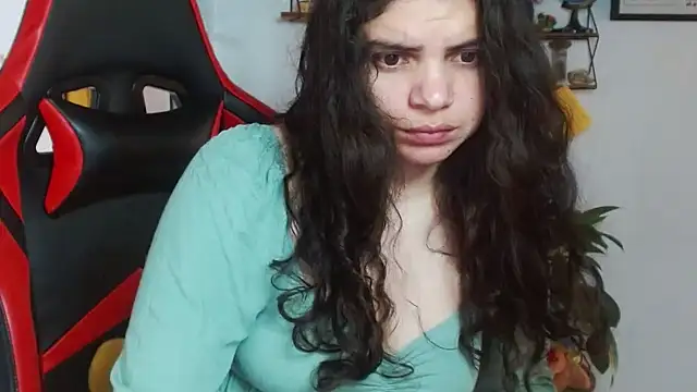 Snapshot of Nikkykora15 chatting on March 18, 2025, 7:42 pm Nikkykora15 online show from March 18, 2025, 7:42 pm