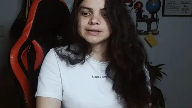 Snapshot of Nikkykora15 chatting on March 20, 2025, 4:07 am Nikkykora15 online show from March 20, 2025, 4:07 am