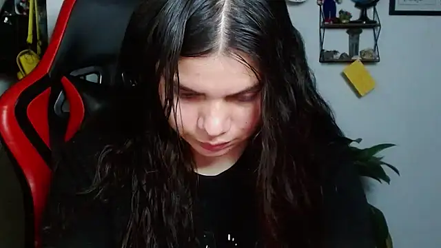 Snapshot of Nikkykora15 chatting on March 22, 2025, 3:30 am Nikkykora15 online show from March 22, 2025, 3:30 am