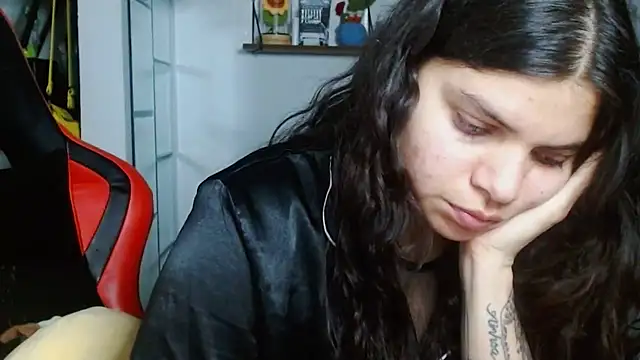 Snapshot of Nikkykora15 chatting on March 23, 2025, 1:31 am Nikkykora15 online show from March 23, 2025, 1:31 am