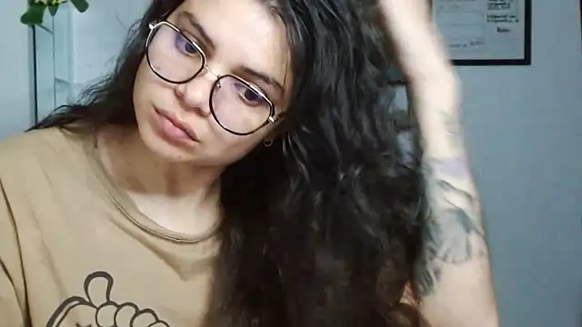 Snapshot of Nikkykora15 chatting on September 13, 2025, 1:16 am Nikkykora15 online show from September 13, 2025, 1:16 am