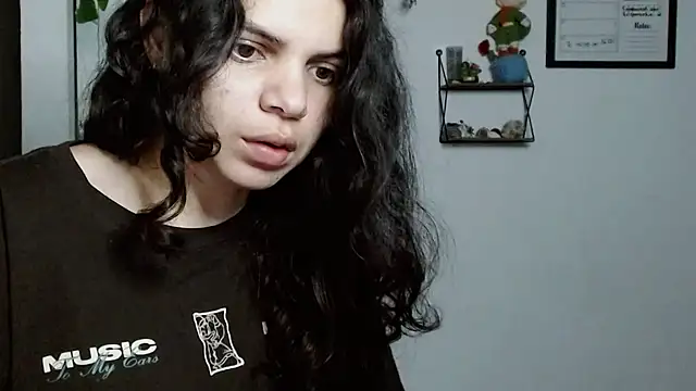 Snapshot of Nikkykora15 chatting on September 20, 2025, 2:01 am Nikkykora15 online show from September 20, 2025, 2:01 am