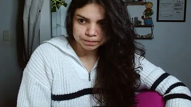 Snapshot of Nikkykora15 chatting on September 24, 2025, 12:36 am Nikkykora15 online show from September 24, 2025, 12:36 am