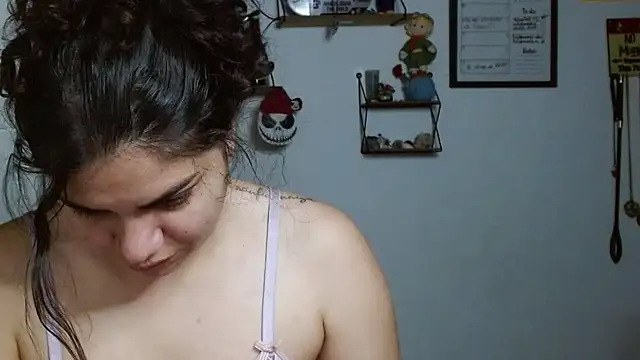 Snapshot of Nikkykora15 chatting on September 26, 2025, 12:03 am Nikkykora15 online show from September 26, 2025, 12:03 am