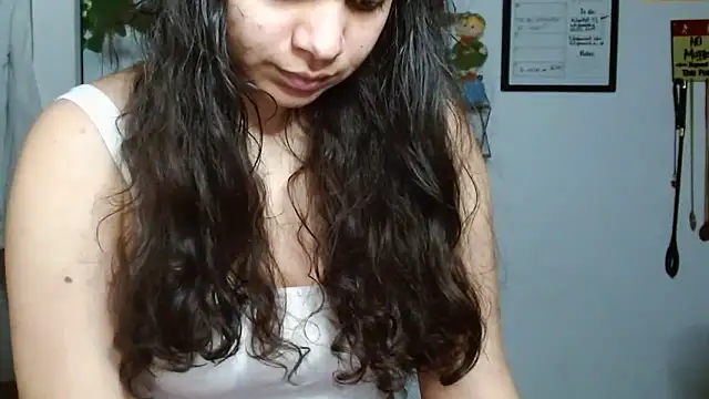 Snapshot of Nikkykora15 chatting on October 1, 2025, 12:38 am Nikkykora15 online show from October 1, 2025, 12:38 am