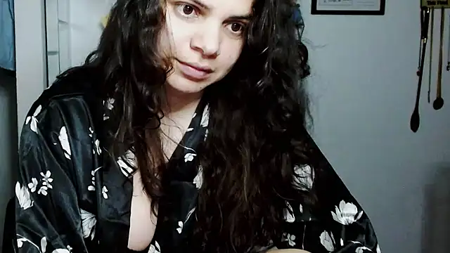 Snapshot of Nikkykora15 chatting on October 4, 2025, 12:41 am Nikkykora15 online show from October 4, 2025, 12:41 am