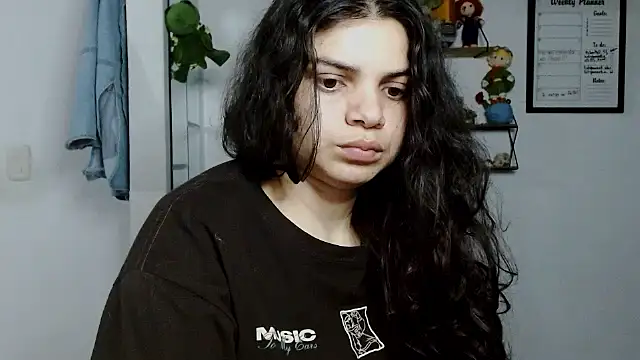 Snapshot of Nikkykora15 chatting on October 5, 2025, 1:26 am Nikkykora15 online show from October 5, 2025, 1:26 am