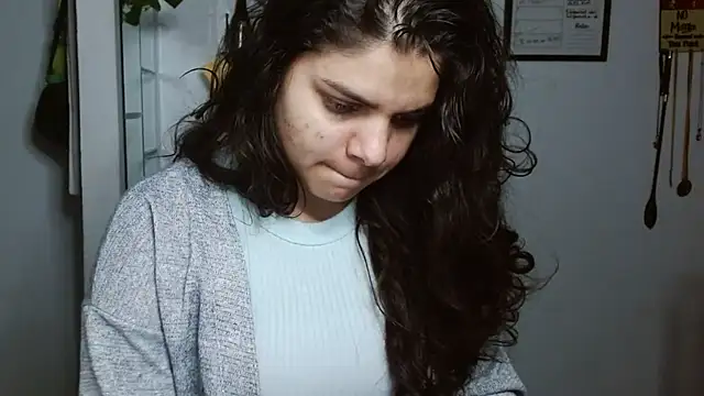 Snapshot of Nikkykora15 chatting on October 8, 2025, 12:52 am Nikkykora15 online show from October 8, 2025, 12:52 am