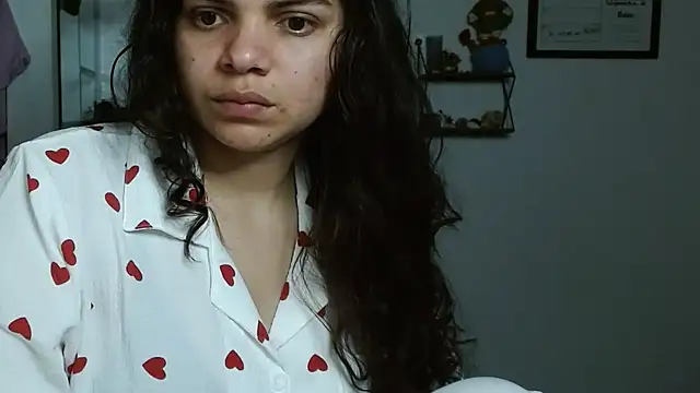 Snapshot of Nikkykora15 chatting on October 28, 2025, 1:20 am Nikkykora15 online show from October 28, 2025, 1:20 am