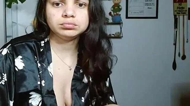 Snapshot of Nikkykora15 chatting on November 2, 2025, 12:24 am Nikkykora15 online show from November 2, 2025, 12:24 am