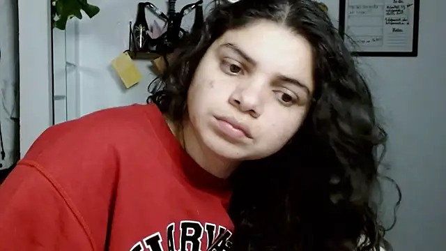 Snapshot of Nikkykora15 chatting on November 11, 2025, 1:05 am Nikkykora15 online show from November 11, 2025, 1:05 am