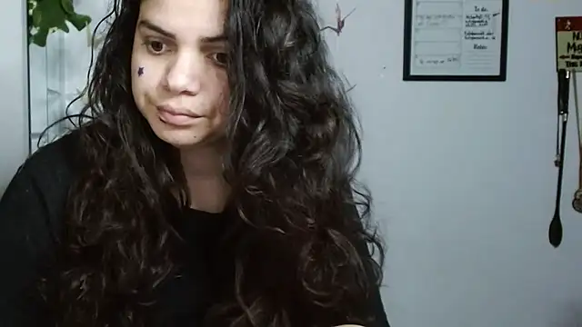 Snapshot of Nikkykora15 chatting on November 14, 2025, 1:59 am Nikkykora15 online show from November 14, 2025, 1:59 am