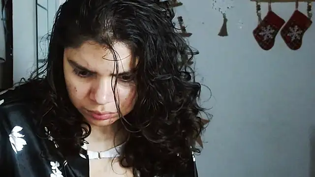 Snapshot of Nikkykora15 chatting on December 15, 2025, 1:10 am Nikkykora15 online show from December 15, 2025, 1:10 am