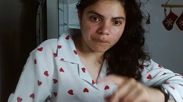 Snapshot of Nikkykora15 chatting on December 18, 2025, 2:50 am Nikkykora15 online show from December 18, 2025, 2:50 am