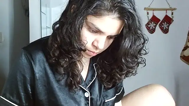 Snapshot of Nikkykora15 chatting on December 19, 2025, 1:23 am Nikkykora15 online show from December 19, 2025, 1:23 am