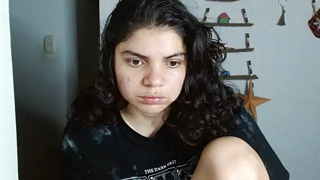 Snapshot of Nikkykora15 chatting on December 20, 2025, 1:34 am Nikkykora15 online show from December 20, 2025, 1:34 am