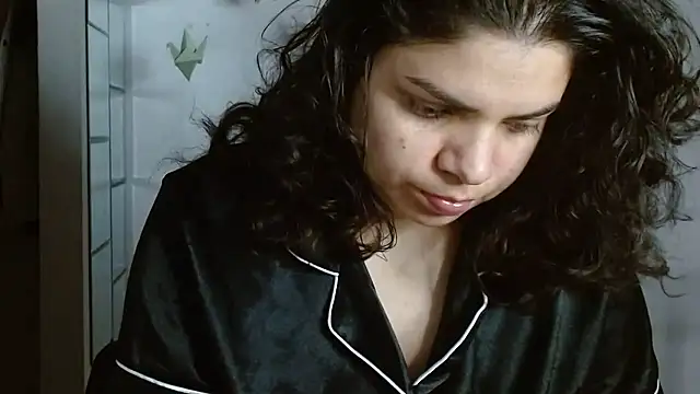 Snapshot of Nikkykora15 chatting on January 15, 2026, 1:54 am Nikkykora15 online show from January 15, 2026, 1:54 am