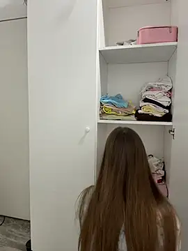 Snapshot of elikako chatting on April 15, 2026, 11:06 am elikako online show from April 15, 2026, 11:06 am