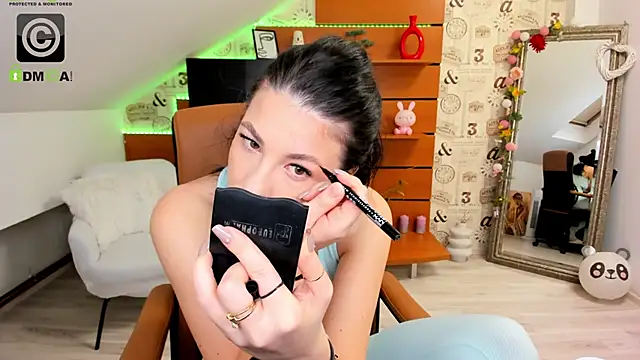 EmillyTaylor online show from October 21, 2025, 3:40 am