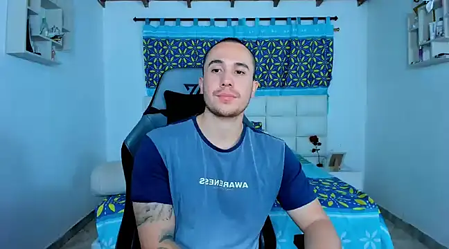 juan  jimenez online show from February 9, 2025, 2:06 am