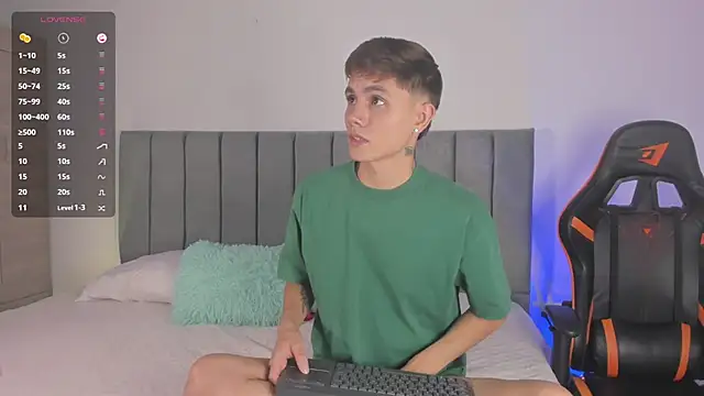 DustinLevine online show from December 4, 2025, 1:15 am