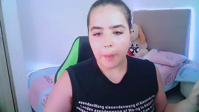 Snapshot of _alicia_z chatting on January 25, 2025, 6:02 pm alicia z online show from January 25, 2025, 6:02 pm