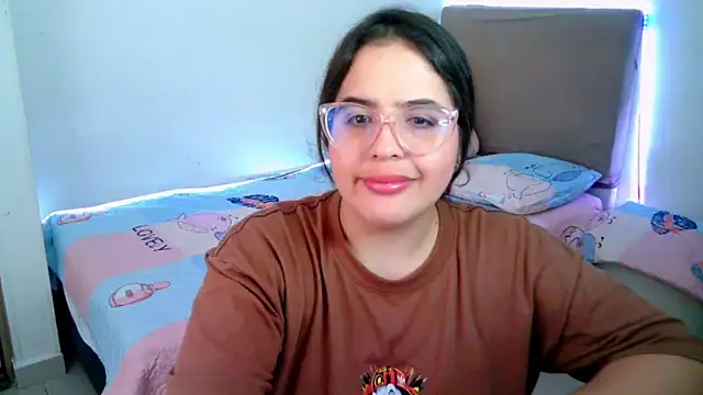 Snapshot of _alicia_z chatting on February 11, 2025, 9:35 pm alicia z online show from February 11, 2025, 9:35 pm