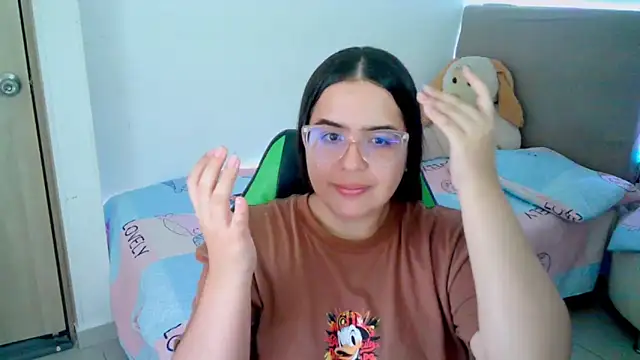 Snapshot of _alicia_z chatting on February 18, 2025, 11:41 pm alicia z online show from February 18, 2025, 11:41 pm