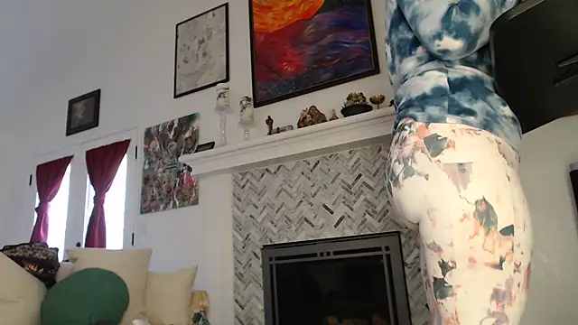 AuroraWillows online show from February 27, 2025, 11:15 pm