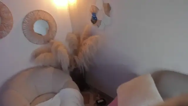 whiite snow online show from February 20, 2025, 9:20 pm