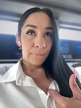 Snapshot of __IRIS__ chatting on March 3, 2026, 6:14 pm IRIS online show from March 3, 2026, 6:14 pm