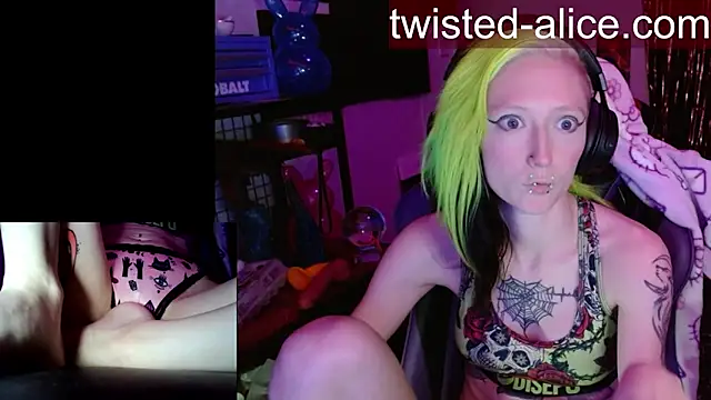 Snapshot of alicewonder09 chatting on April 6, 2026, 3:26 am alicewonder09 online show from April 6, 2026, 3:26 am