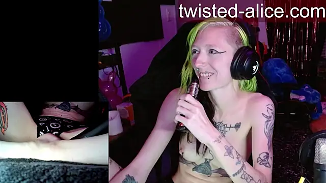 Snapshot of alicewonder09 chatting on April 14, 2026, 3:12 am alicewonder09 online show from April 14, 2026, 3:12 am