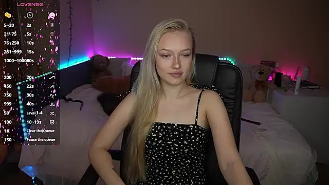 Snapshot of AmandaFiree chatting on October 12, 2025, 6:23 am AmandaFiree online show from October 12, 2025, 6:23 am