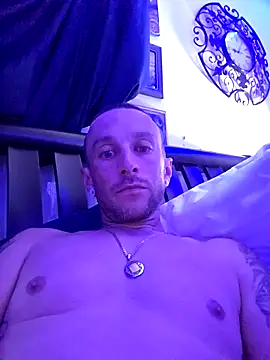 Snapshot of 22sexytwin chatting on May 4, 2026, 5:47 am 22sexytwin online show from May 4, 2026, 5:47 am