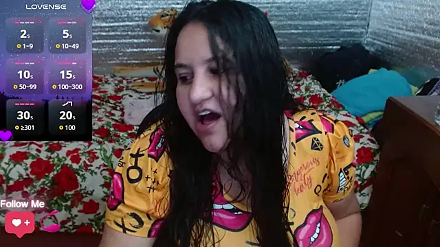 EMILY-NESSA online show from November 11, 2025, 11:38 pm