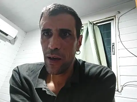 Hotcasados69 online show from March 1, 2026, 3:41 am