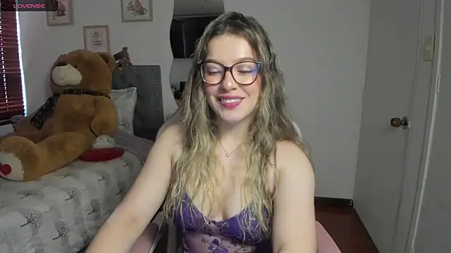 Snapshot of samysweet_8 chatting on April 27, 2026, 12:25 pm samysweet 8 online show from April 27, 2026, 12:25 pm
