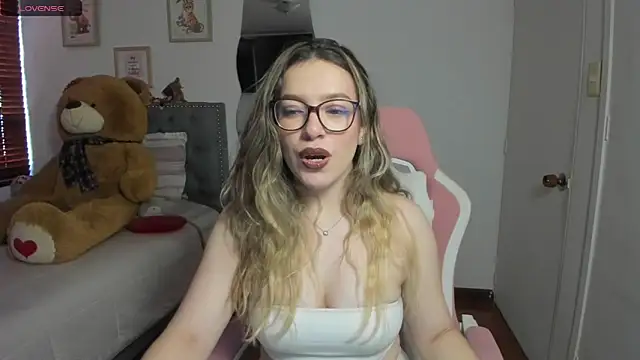 Snapshot of samysweet_8 chatting on May 9, 2026, 12:10 pm samysweet 8 online show from May 9, 2026, 12:10 pm